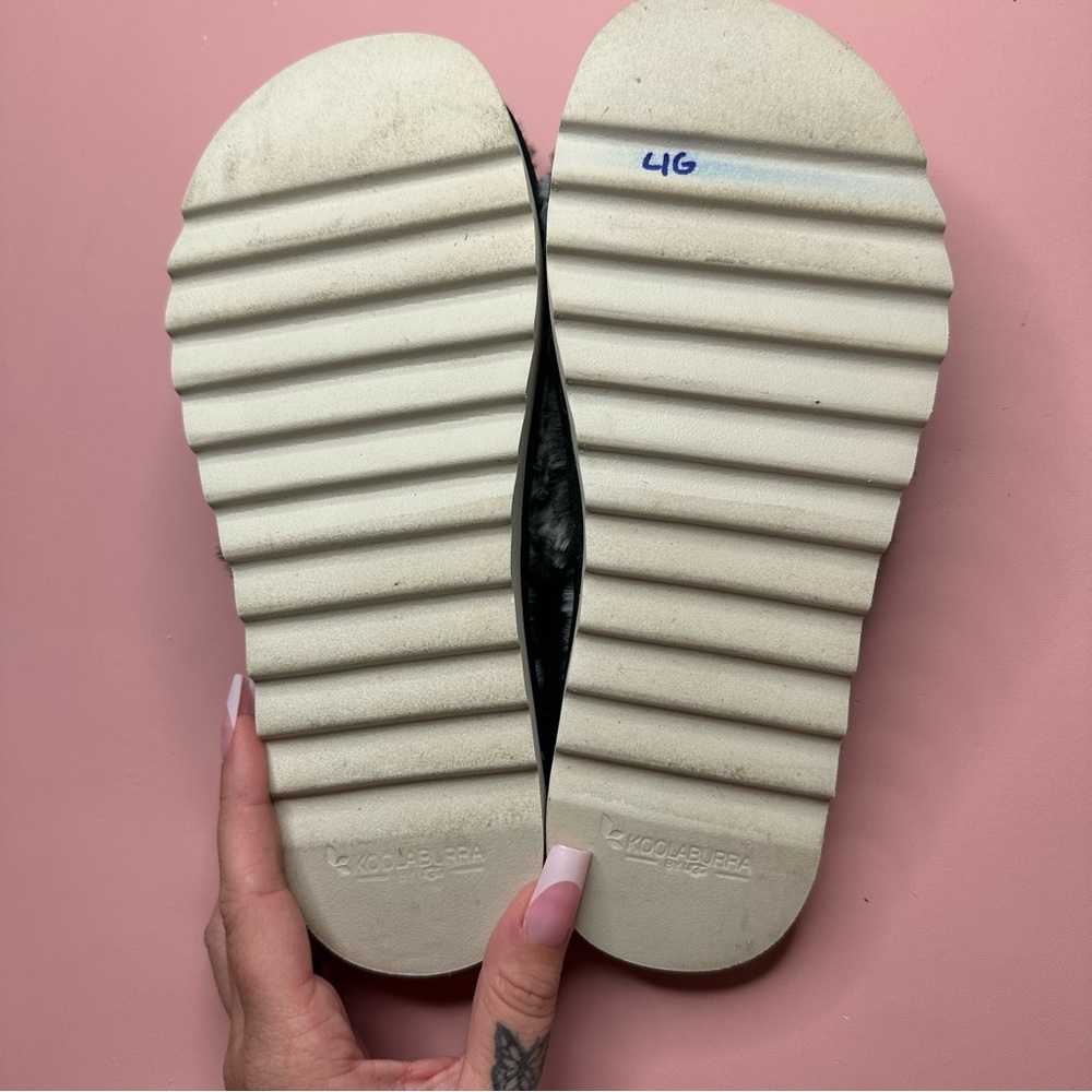 Koolaburra Ugg White & Black Snow Leopard Cheetah Slides - Picture 11 of 13